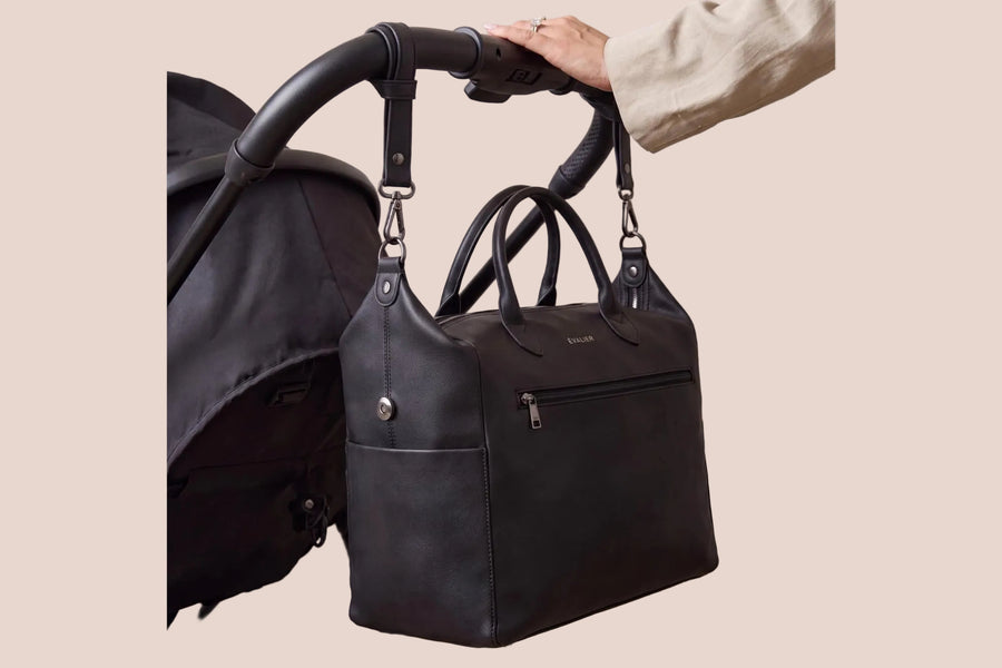 Voyage diaper bag carrying style